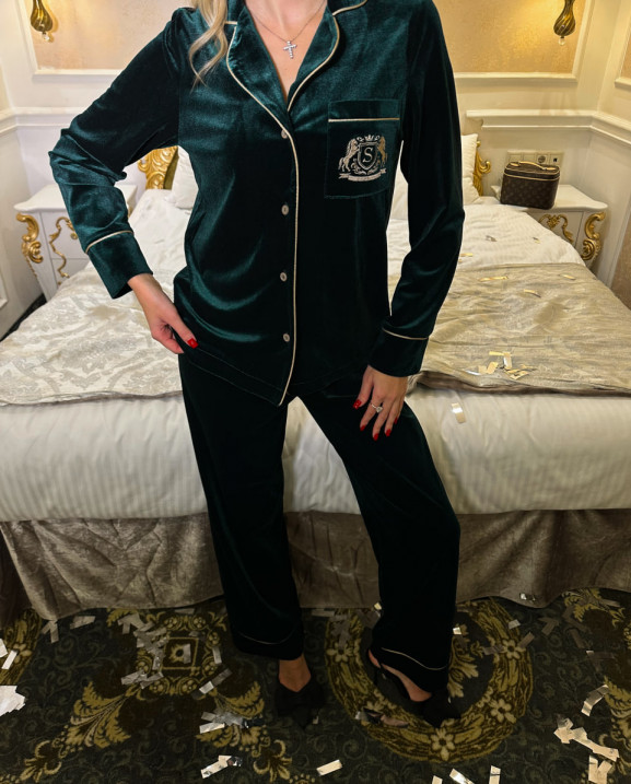 106 Домашній костюм із оксамиту з вишивкою